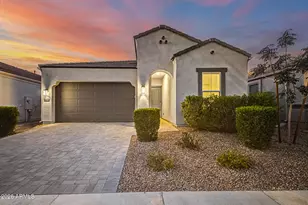 1734 E Questa Dr, Phoenix, AZ 85024 - Photo 1