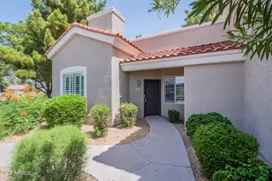 2929 W Yorkshire Dr, Phoenix, AZ 85027 - Photo 1