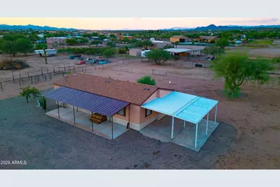 40514 N 251st Avenue, Morristown, AZ 85342 - Photo 9