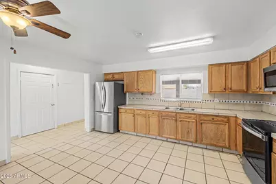 6944 W Solano Drive N, Glendale, AZ 85303 - Photo 13