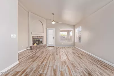 4607 E Abraham Lane, Phoenix, AZ 85050 - Photo 5