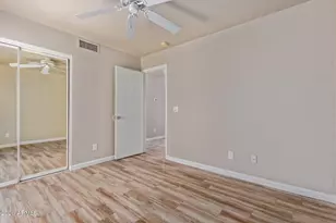 4607 E Abraham Ln, Phoenix, AZ 85050 - Photo 13