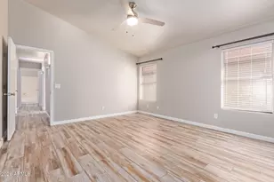 4607 E Abraham Ln, Phoenix, AZ 85050 - Photo 9
