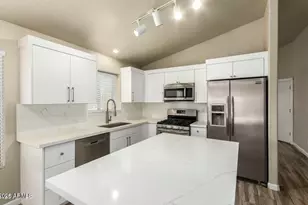 4607 E Abraham Ln, Phoenix, AZ 85050 - Photo 7