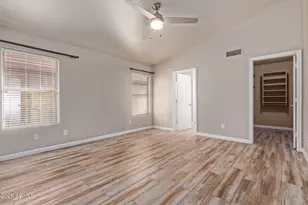 4607 E Abraham Ln, Phoenix, AZ 85050 - Photo 11