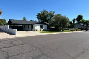 3948 E Earll Dr, Phoenix, AZ 85018 - Photo 3