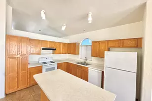 13896 W Wilshire Dr, Goodyear, AZ 85395 - Photo 9
