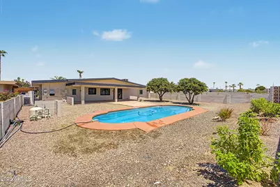 11001 W Granada Drive, Sun City, AZ 85373 - Photo 33