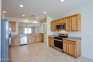7106 W Hedge Hog Pl, Peoria, AZ 85383 - Photo 3