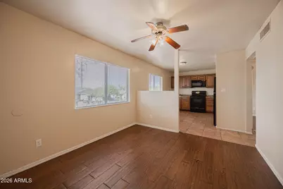 2443 E Mobile Lane #Apt 201, Phoenix, AZ 85040 - Photo 5