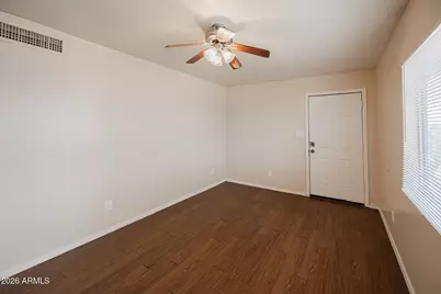 2443 E Mobile Lane #Apt 201, Phoenix, AZ 85040 - Photo 3