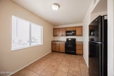 2443 E Mobile Lane #Apt 201, Phoenix, AZ 85040 - Photo 7