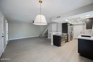 10407 N 10th Pl, Phoenix, AZ 85020 - Photo 9