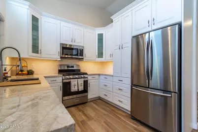 3226 E Wahalla Lane, Phoenix, AZ 85050 - Photo 9