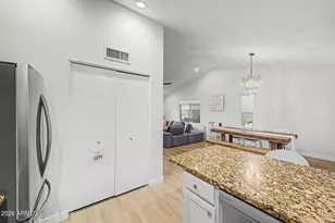 915 E Inca St, Mesa, AZ 85203 - Photo 9