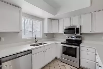 5515 N 72nd Avenue, Glendale, AZ 85303 - Photo 9