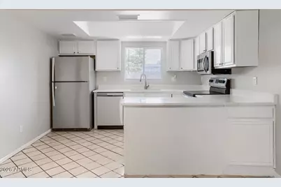 5515 N 72nd Avenue, Glendale, AZ 85303 - Photo 11
