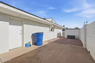 1703 E Laguna Dr, Tempe, AZ 85282 - Photo 43