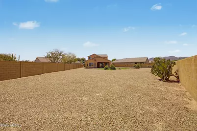 17922 W Lawrence Lane W, Waddell, AZ 85355 - Photo 11