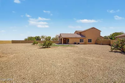17922 W Lawrence Lane W, Waddell, AZ 85355 - Photo 9