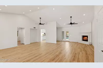15221 N 42nd Place, Phoenix, AZ 85032 - Photo 11