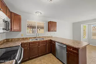 2922 E Woodland Dr, Phoenix, AZ 85048 - Photo 11