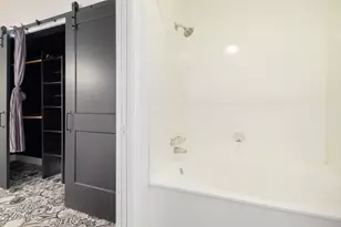 5640 E Bell Rd, Scottsdale, AZ 85254 - Photo 9