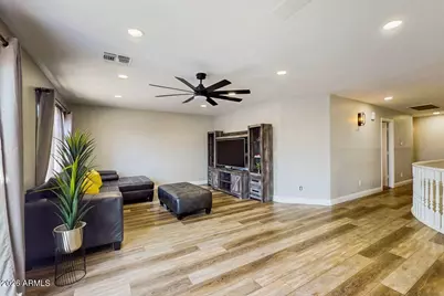 3288 E Devonshire Avenue, Gilbert, AZ 85297 - Photo 11