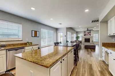 3288 E Devonshire Avenue, Gilbert, AZ 85297 - Photo 9