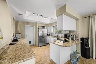 1610 N Stapley Dr, Mesa, AZ 85203 - Photo 11