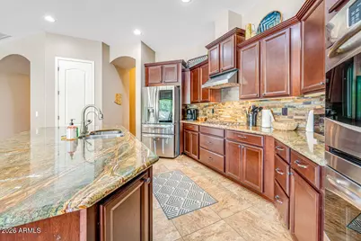 417 E Summerside Road, Phoenix, AZ 85042 - Photo 9