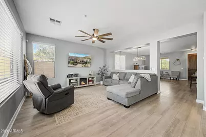 9102 W White Feather Lane, Peoria, AZ 85383 - Photo 7
