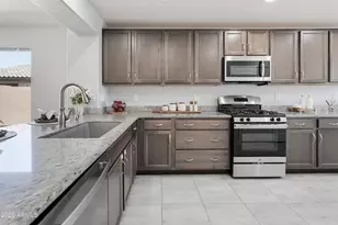 18424 W Getty Dr, Goodyear, AZ 85338 - Photo 7