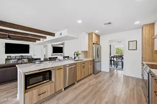 3529 E Cannon Dr, Phoenix, AZ 85028 - Photo 9