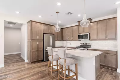 762 E Ginko Avenue #201, Gilbert, AZ 85297 - Photo 3