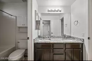 3222 E Wickieup Ln, Phoenix, AZ 85050 - Photo 15