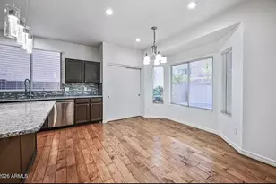 3222 E Wickieup Ln, Phoenix, AZ 85050 - Photo 9