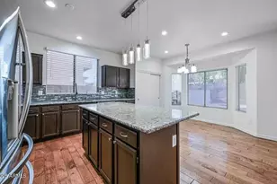 3222 E Wickieup Ln, Phoenix, AZ 85050 - Photo 11