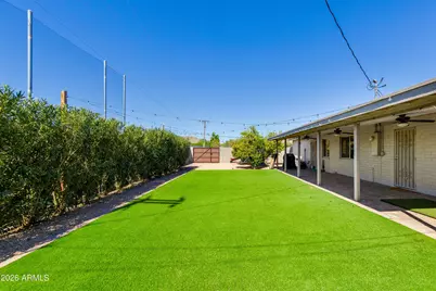 2801 E Mercer Lane, Phoenix, AZ 85028 - Photo 5