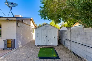2801 E Mercer Ln, Phoenix, AZ 85028 - Photo 35