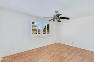 2801 E Mercer Ln, Phoenix, AZ 85028 - Photo 17