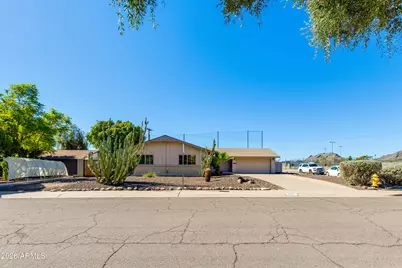 2801 E Mercer Lane, Phoenix, AZ 85028 - Photo 3