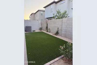 21007 N 58th Place, Phoenix, AZ 85054 - Photo 3