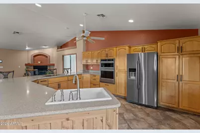 90 W Turtleback Lane, Wickenburg, AZ 85390 - Photo 9