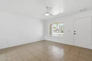 3427 E Helena Dr, Phoenix, AZ 85032 - Photo 5