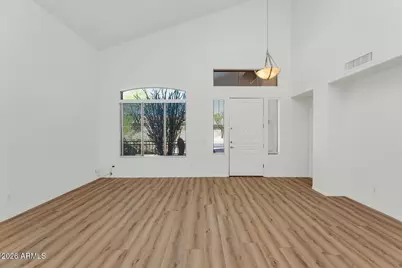 21843 N 51st Street, Phoenix, AZ 85054 - Photo 9
