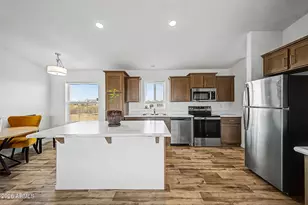 21735 W Montanoso Dr, Wittmann, AZ 85361 - Photo 11