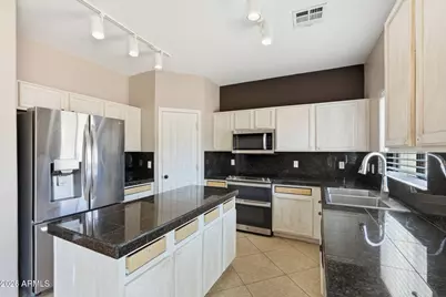 10726 E Wallflower Lane, Florence, AZ 85132 - Photo 5