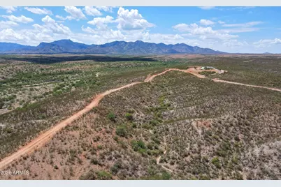 3Xx W Lonely Dove Pl -- #11, Huachuca City, AZ 85616 - Photo 3