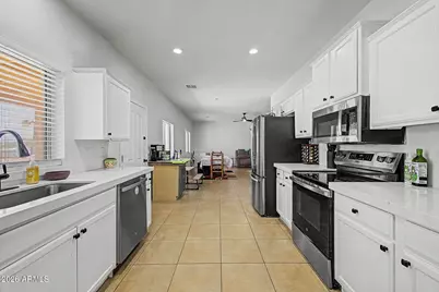 11722 S 205th Lane, Buckeye, AZ 85326 - Photo 5